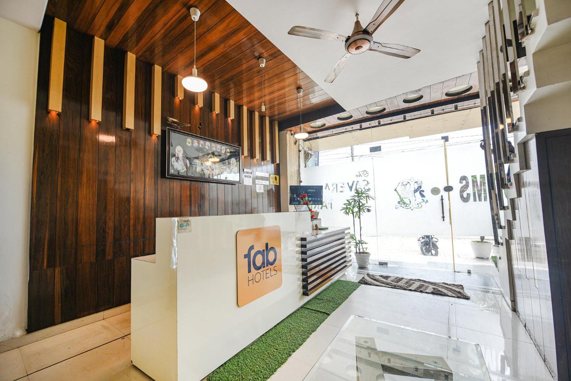 Fabhotel Savera Park Amritsar Buitenkant foto