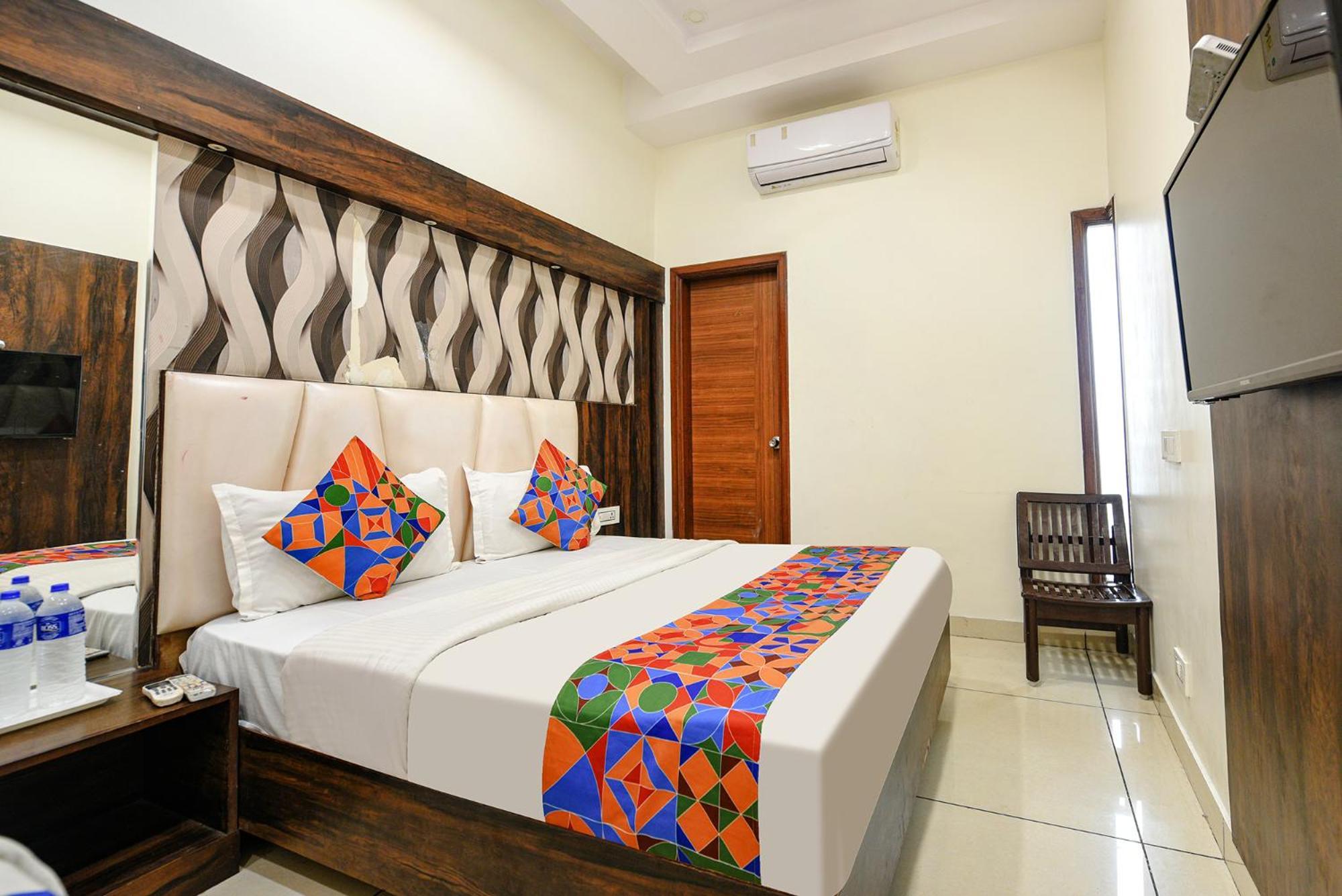 Fabhotel Savera Park Amritsar Buitenkant foto