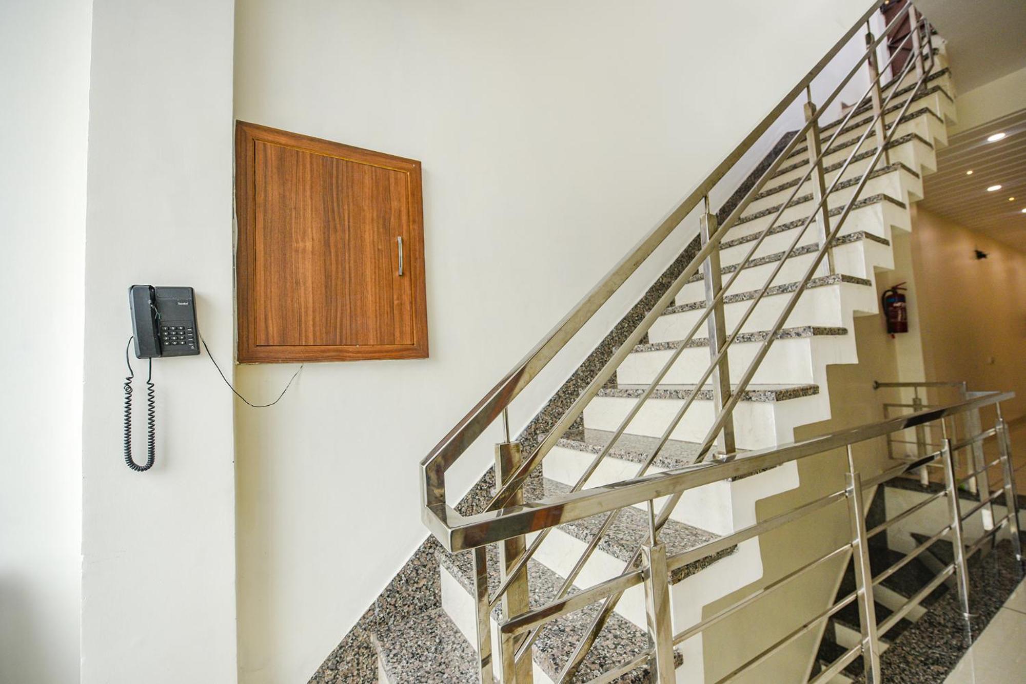 Fabhotel Savera Park Amritsar Buitenkant foto