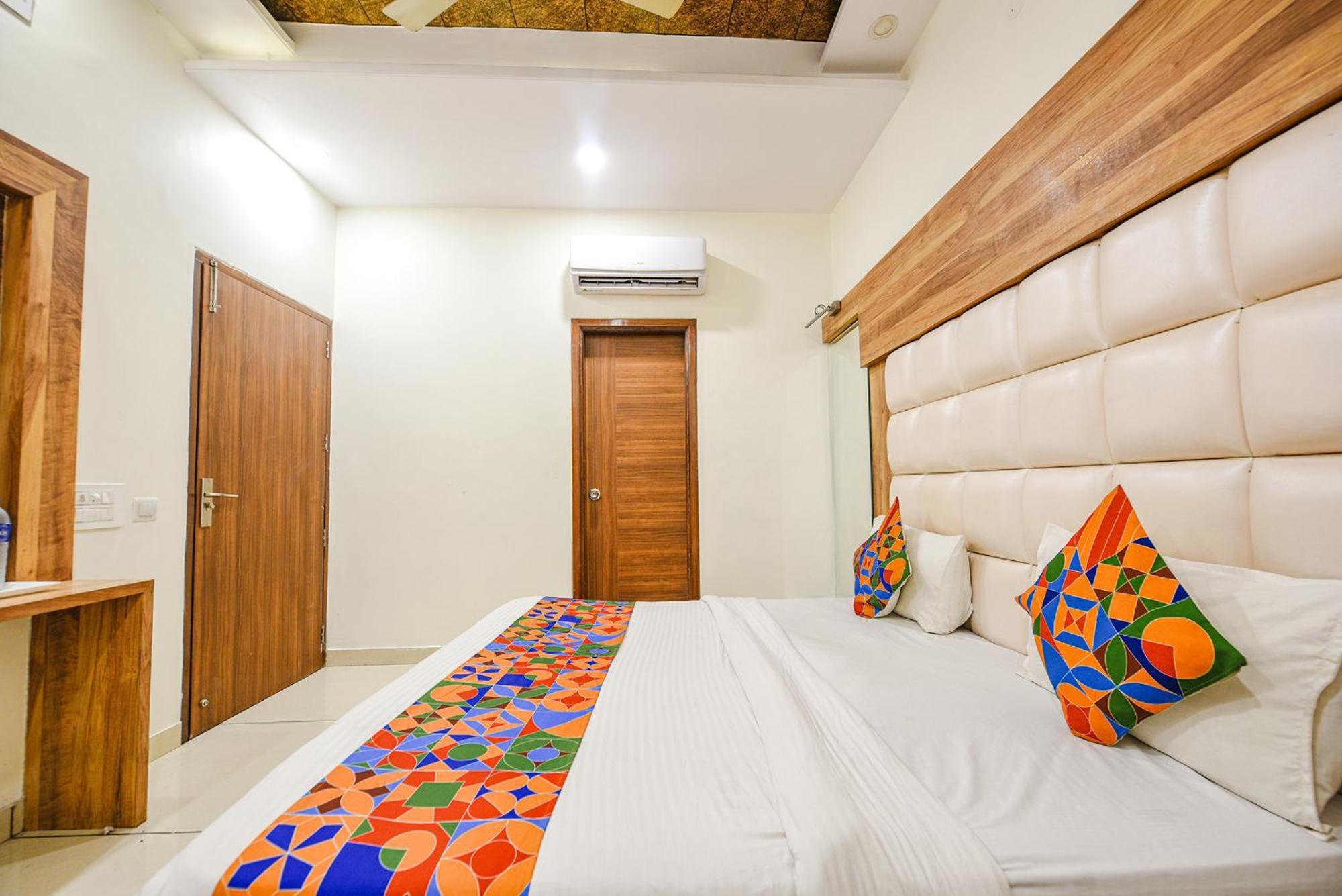 Fabhotel Savera Park Amritsar Buitenkant foto